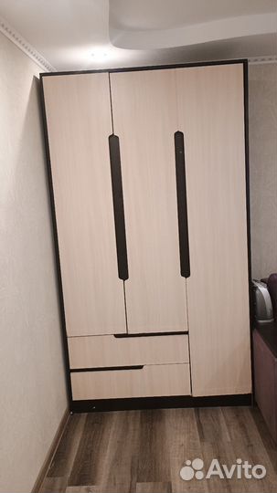 Шкаф распашной