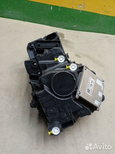 Фара левая LED Skoda Karoq