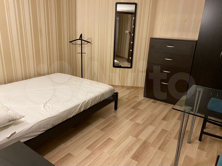 Комната 11 м² в 5-к., 23/26 эт.