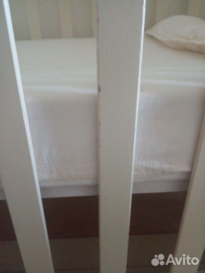 Детская кроватка с маятником и ящиком +матрас