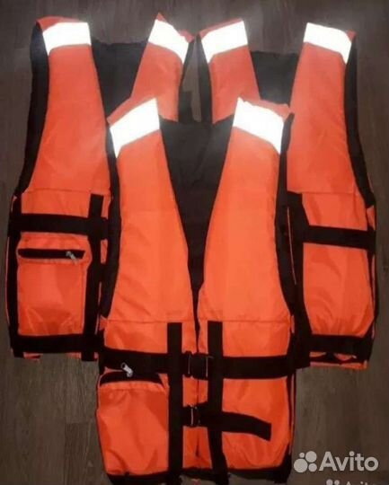 Спасательный жилет для рыбалки