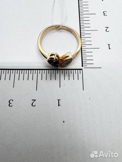 Золотое кольцо с камнем 17р