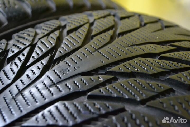 Nokian Tyres Hakkapeliitta R2 225/55 R17