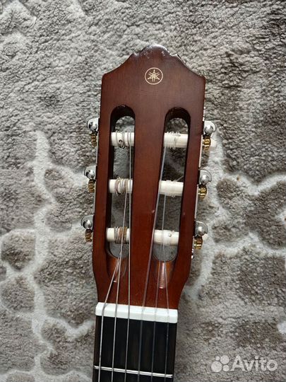 Классическая гитара yamaha c40