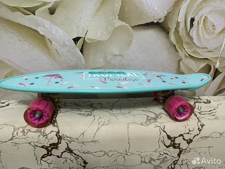 Скейт (пенни борд) со светящимися колёсами