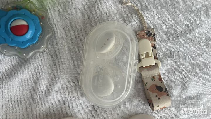 Бутылочки, ниблеры, погремушки, соски
