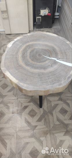 Столик из дуба