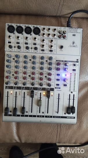 Микшерный пульт behringer