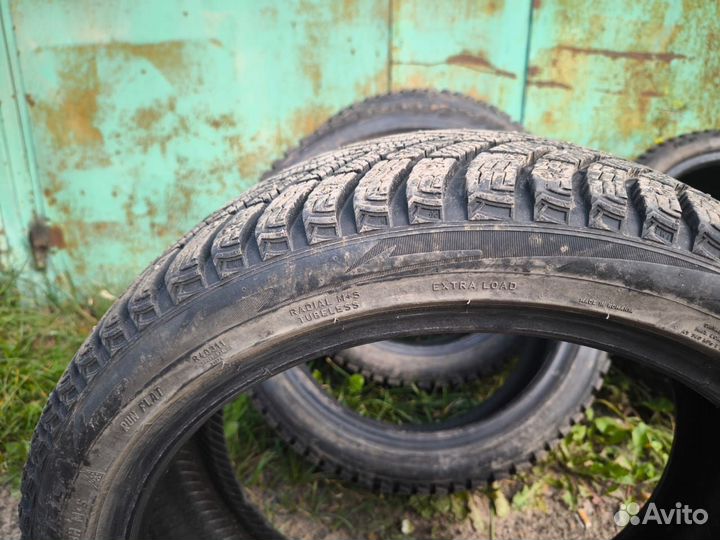 Pirelli Ice Zero 2 245/40 R19 98H