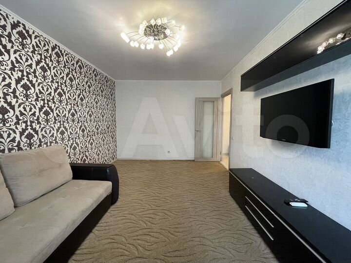 2-к. квартира, 50 м², 3/9 эт.