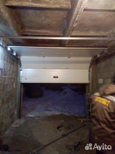 Секционные ворота