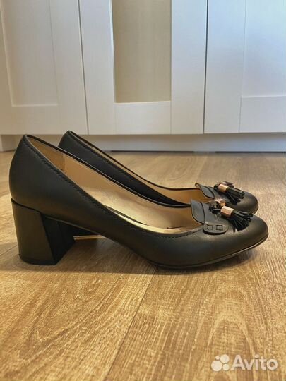 Туфли 37 размер carlo pazolini