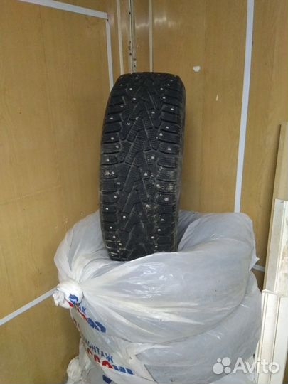 Pirelli Ice Zero 205/55 R16