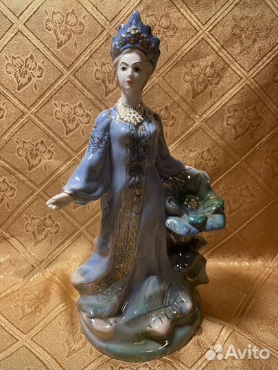 Фарфоровая статуэтка Хозяйка медной горы СССР