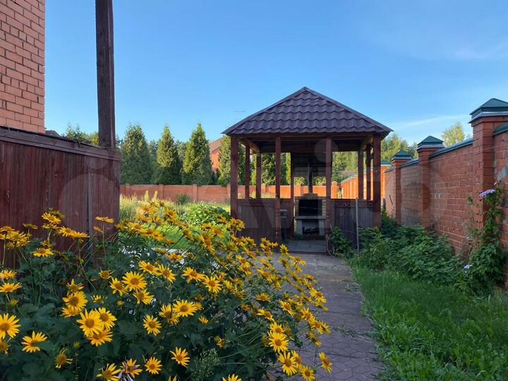 Дом 340 м² на участке 18 сот.