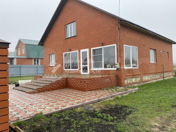 Дом 213,3 м² на участке 30 сот.