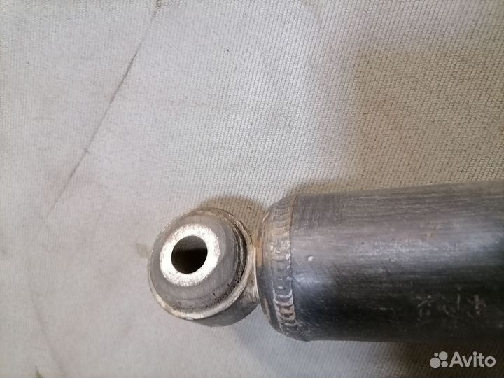 Амортизатор пер.правый Toyota Lite Ace 3Y 1989