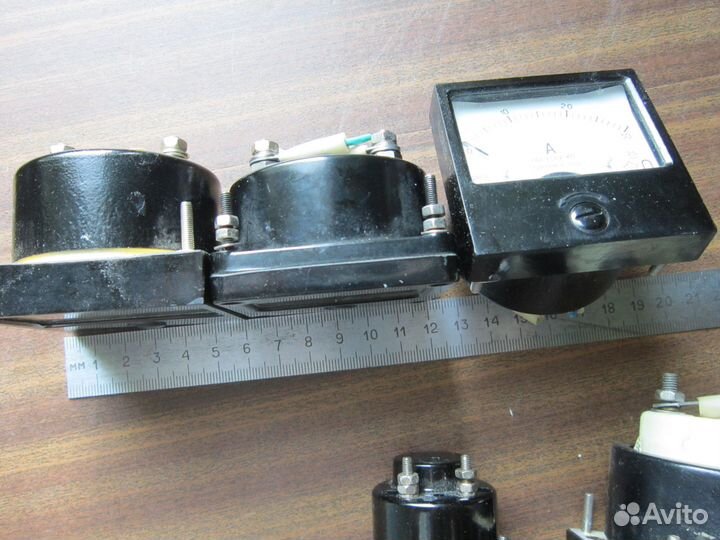 Индикаторы стрелочные