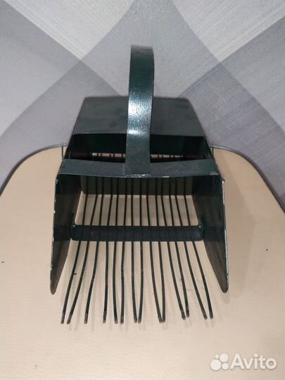 Совок для сбора ягод