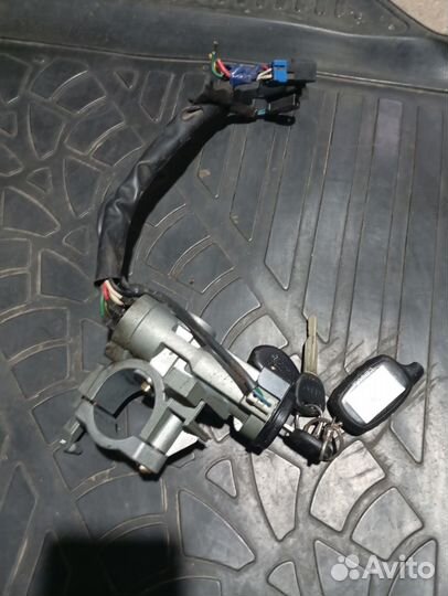 Замок зажигания Kia Rio 1 00-05г