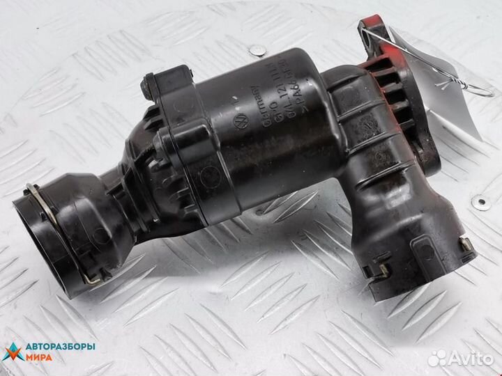 Корпус термостата Skoda Octavia 3 (A7) 2015