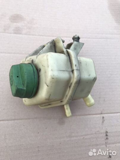 Бачок гидроусилителя VW T5