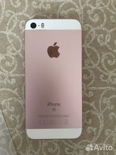 Телефон iPhone se