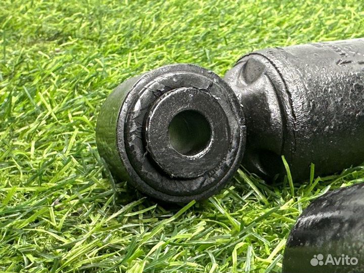 Амортизаторы задние Nissan Armada TA60 VK56DE