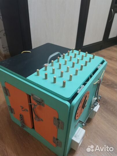 Бизиборд куб