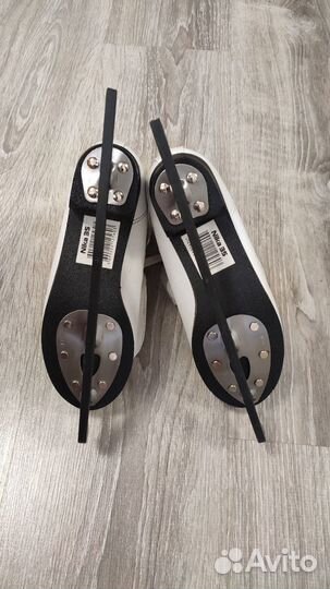 Коньки женские Larsen Nika