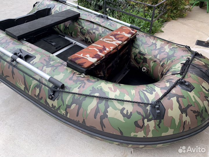 Продам лодку Badger HL 300