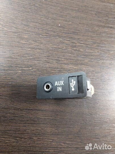 Разъем AUX Bmw X5 4.8I E70 N62N 4.8I 2008