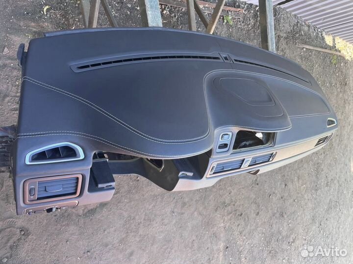 Volvo xc70 торпедо кожа