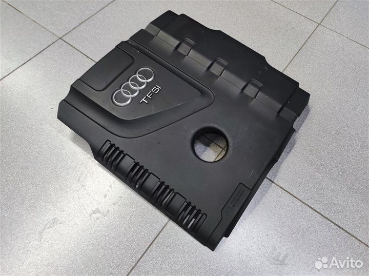 Накладка двс Audi A4 B8