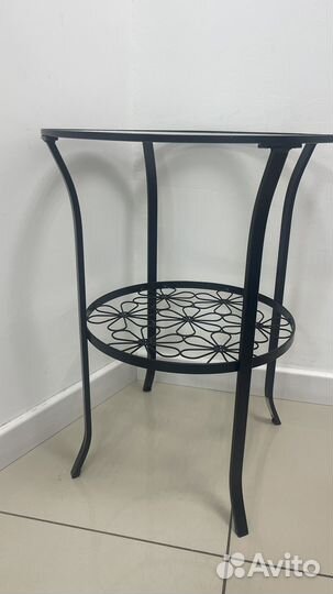 Стол в отличном состоянии