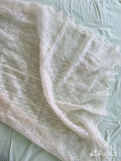 Пуховый платок шаль