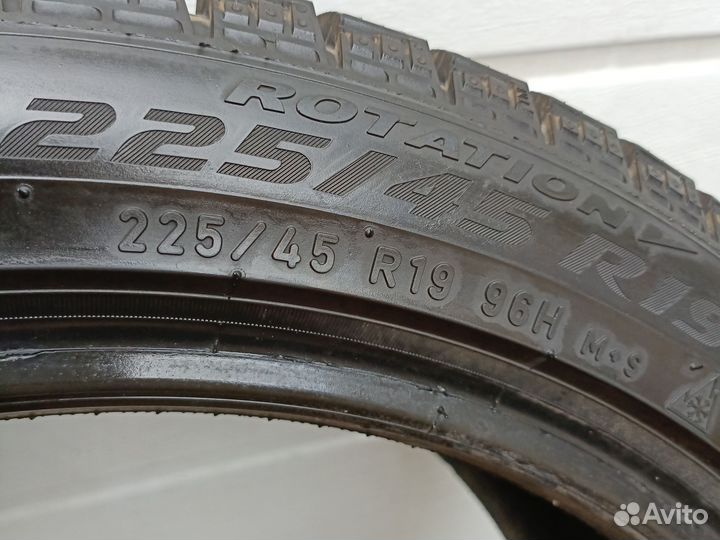 Pirelli Ice Zero FR 225/45 R19 96H