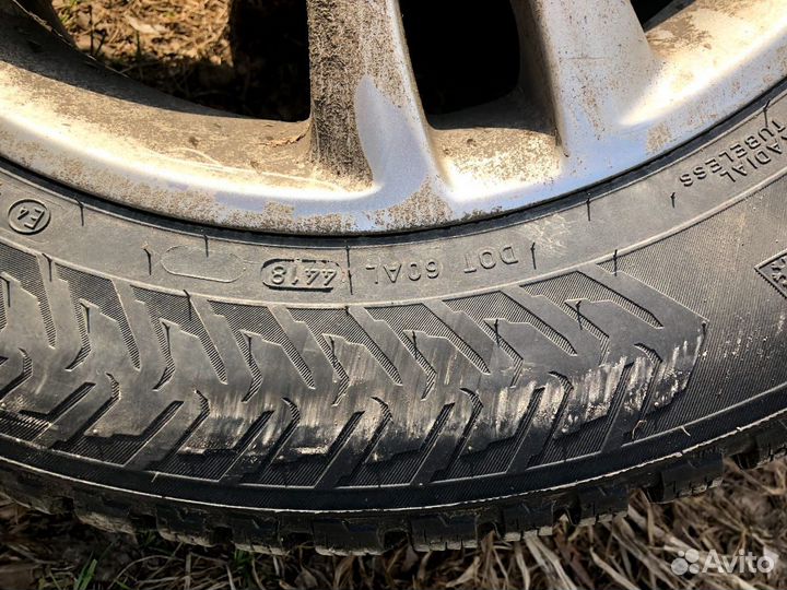 Nokian Tyres Hakkapeliitta 8 215/60 R16