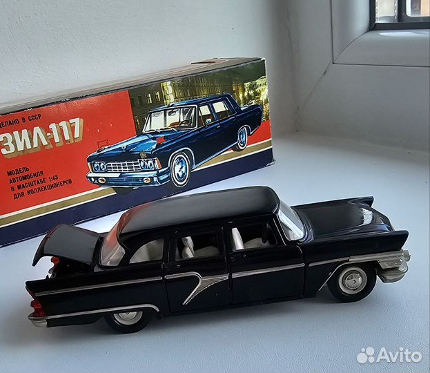 Модель автомобиля Газ 13. 