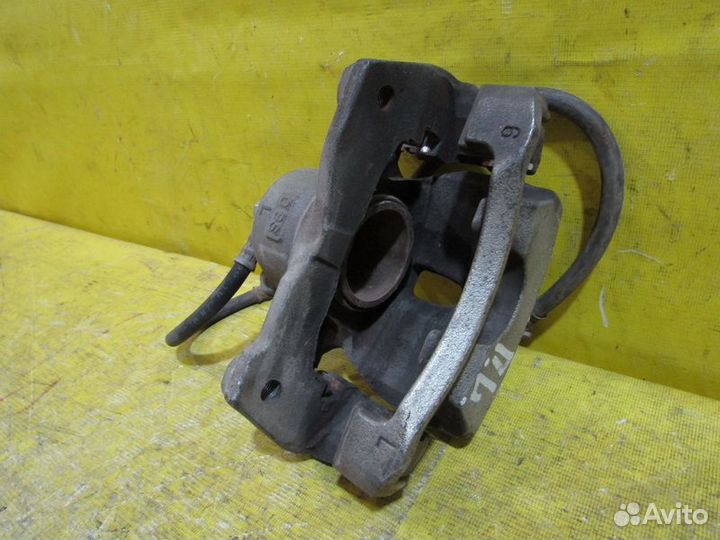 Суппорт передний Toyota Corolla 150 07г 95079