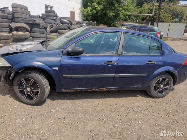 В разборе Renault Megane 2