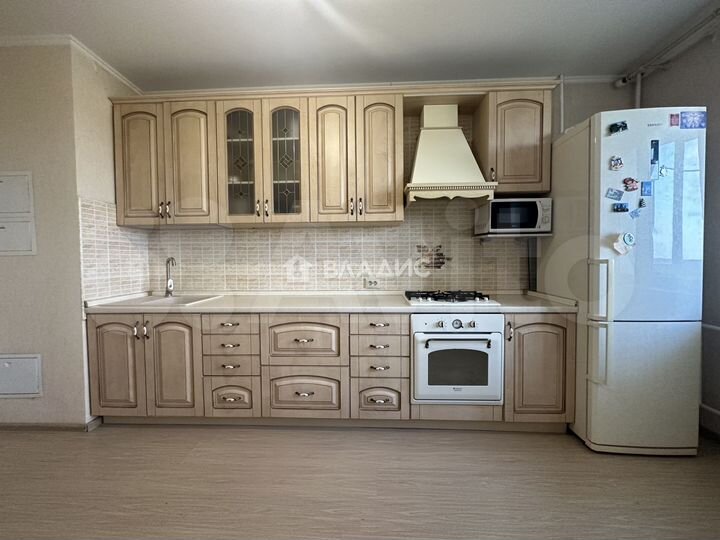 2-к. квартира, 57 м², 8/10 эт.