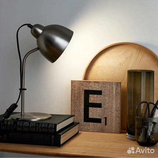 Лампа настольная