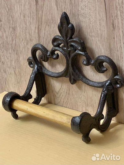 Чугунный держатель туалетной бумаги