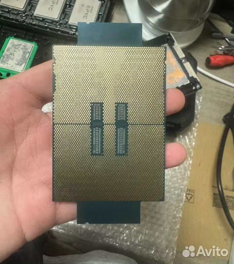 Процессор Intel Xeon Max 9480