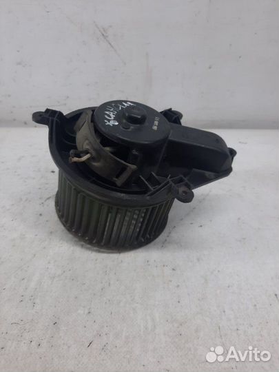 Моторчик печки Citroen Xantia седан 2.0 2001