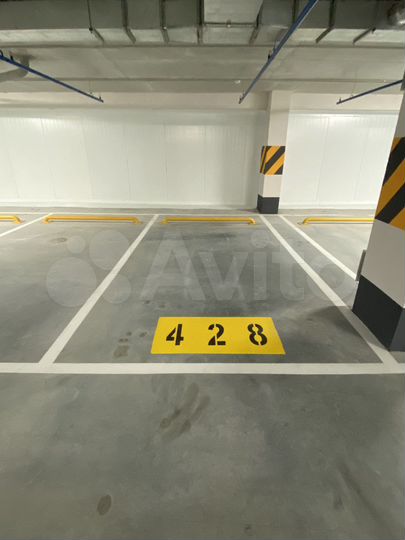 Машиноместо, 13 м²