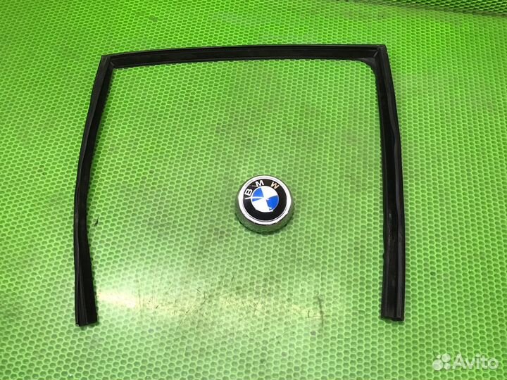 Уплотнитель стекла задний правый Bmw 5 F10