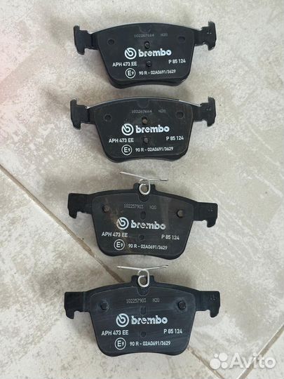 Колодки тормозные задние Brembo P85124