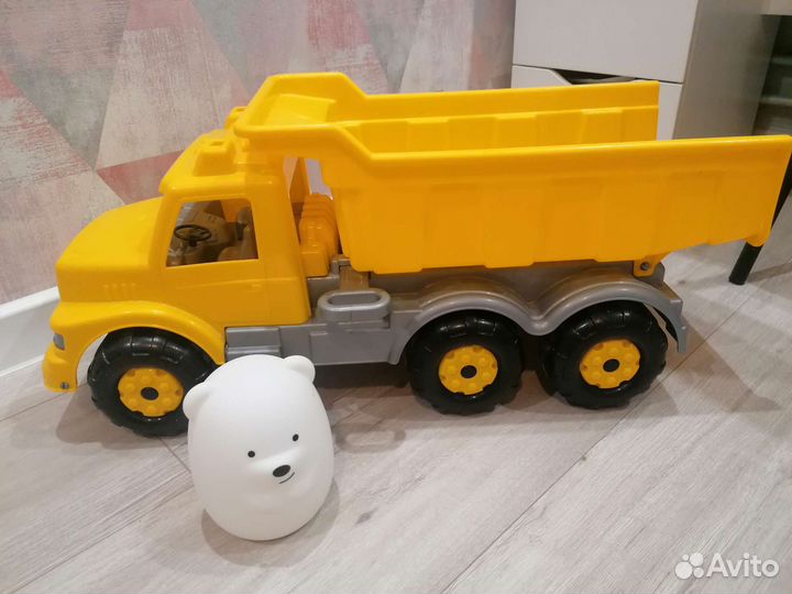 Игрушка грузовик